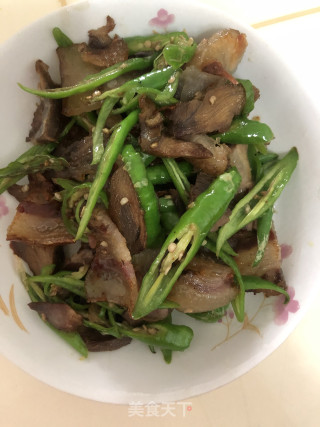 青椒炒腊肉的做法步骤：4