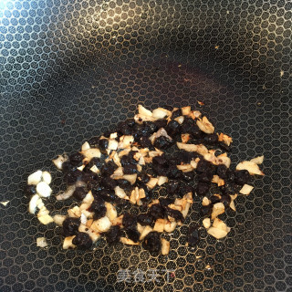 豆豉炒苦瓜的做法步骤：5