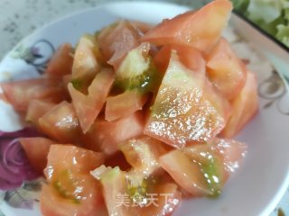 西红柿圆白菜炒鸡蛋的做法步骤：2