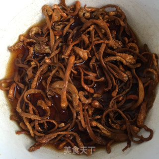 菌菇烧鸡腿的做法步骤：4