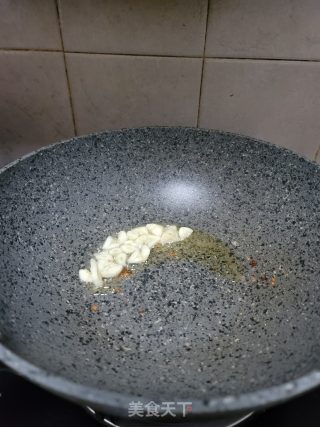 清炒手撕包菜的做法步骤：3