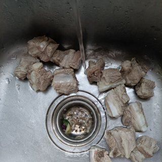 冬瓜炖排骨的做法步骤：3