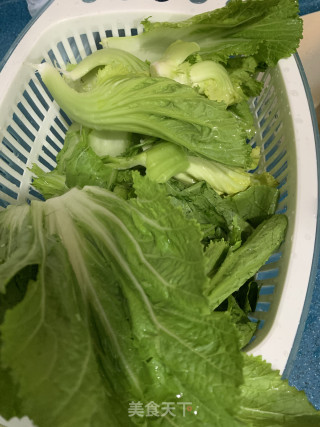 排骨咸蛋芥菜汤的做法步骤：1