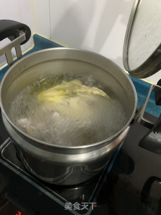 排骨咸蛋芥菜汤的做法步骤：2