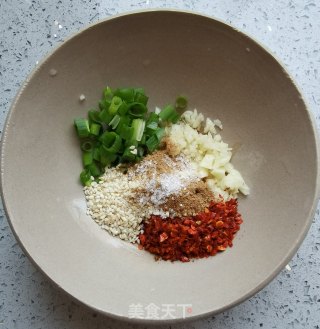 酸辣凉拌面的做法步骤：2