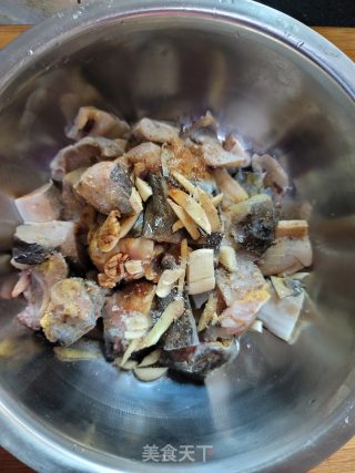 炸鲟龙鱼骨的做法步骤：5