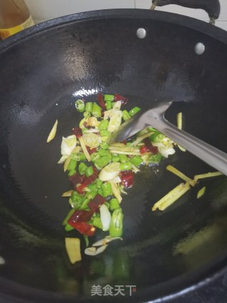 麻辣猪皮的做法步骤：4