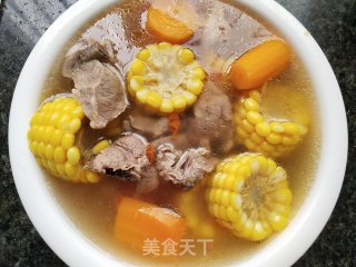 胡萝卜玉米排骨汤的做法步骤：7