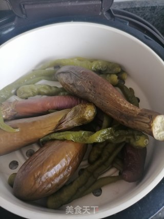 拌茄子的做法步骤：1
