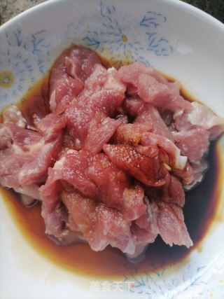茭白炒肉片的做法步骤：2