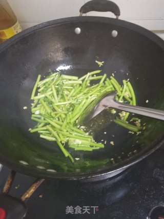 蒜末炒茼蒿的做法步骤：4
