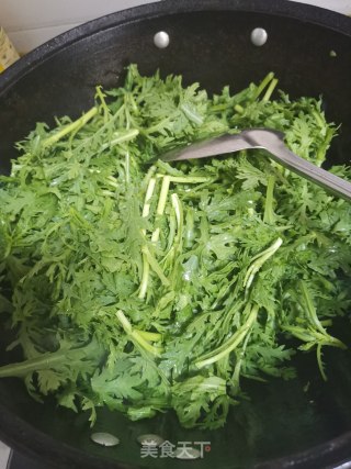 蒜末炒茼蒿的做法步骤：5