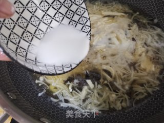 金针木耳豆腐汤的做法步骤：6