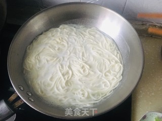 家庭版凉面的做法步骤：1