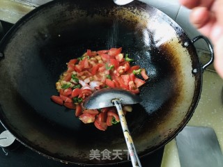 西红柿鸡蛋拌面的做法步骤：3