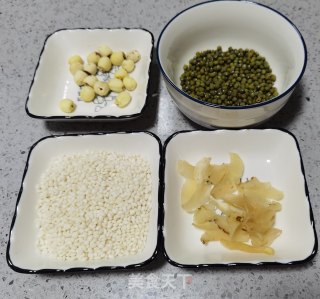 绿豆百合莲子粥的做法步骤：1