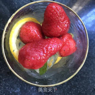 草莓蜂蜜柠檬茶的做法步骤：6