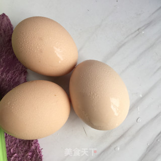 西红柿炒鸡蛋的做法步骤：2