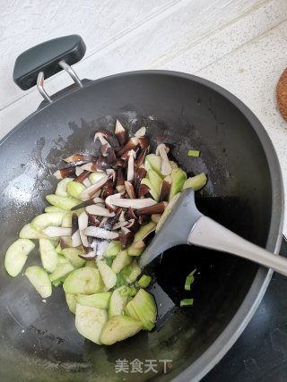 黑皮鸡枞菌汤的做法步骤：7