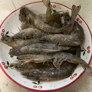 椒盐海虾的做法步骤：3