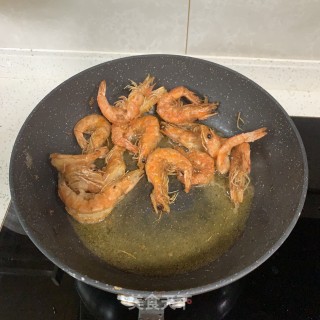 椒盐海虾的做法步骤：6