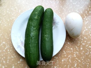 黄瓜炒鹅蛋的做法步骤：1