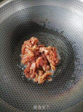辣椒炒肉的做法步骤：2