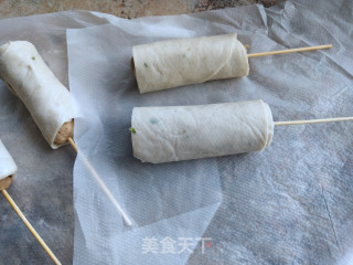 手抓饼牛肉肠热狗的做法步骤：4
