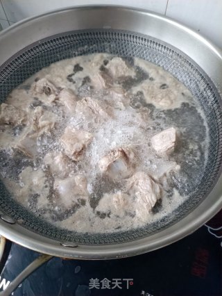 咖喱炖排骨的做法步骤：2