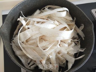 无油杏鲍菇炒青椒的做法步骤：2