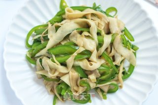 无油杏鲍菇炒青椒的做法步骤：5