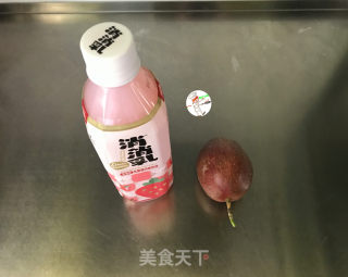 百香果草莓牛奶饮的做法步骤：1