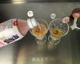 百香果草莓牛奶饮的做法步骤：5