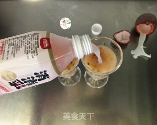 百香果草莓牛奶饮的做法步骤：6