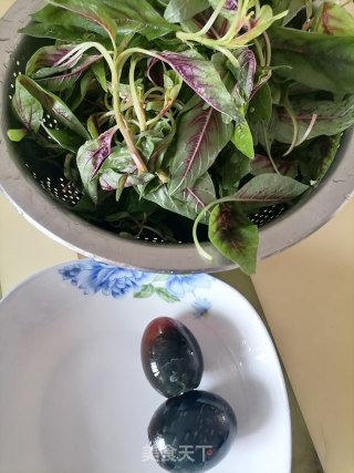 皮蛋苋菜汤的做法步骤：1