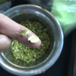 快手绿豆汤的做法步骤：1
