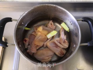 凉拌鸡的做法步骤：1