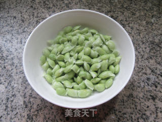 毛豆炒六月黄的做法步骤：2