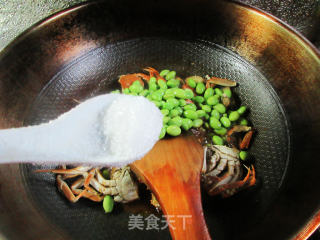 毛豆炒六月黄的做法步骤：11
