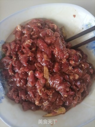 小炒牛肉的做法步骤：1