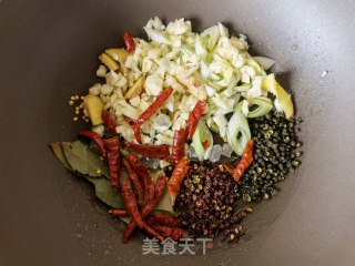 十三香麻辣龙虾尾的做法步骤：4