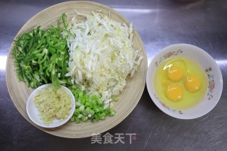 鸡蛋青椒炒面的做法步骤：5