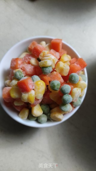 香肠鸡蛋炒饭的做法步骤：2