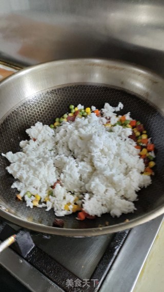 香肠鸡蛋炒饭的做法步骤：9