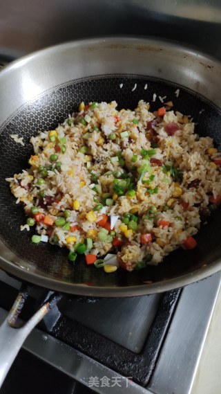 香肠鸡蛋炒饭的做法步骤：10