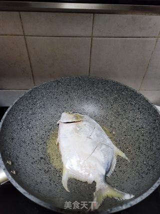 红烧鲳鱼的做法步骤：4