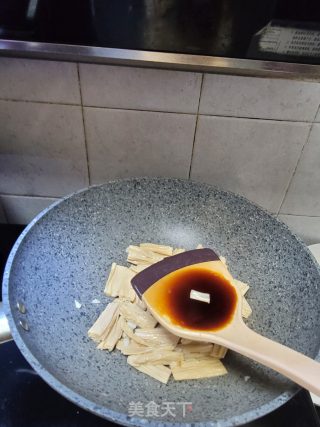 猪肉焖腐竹的做法步骤：6