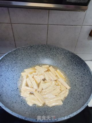猪肉焖腐竹的做法步骤：7