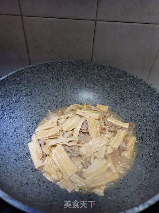 猪肉焖腐竹的做法步骤：9