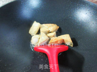 臭豆腐烧茭白的做法步骤：5